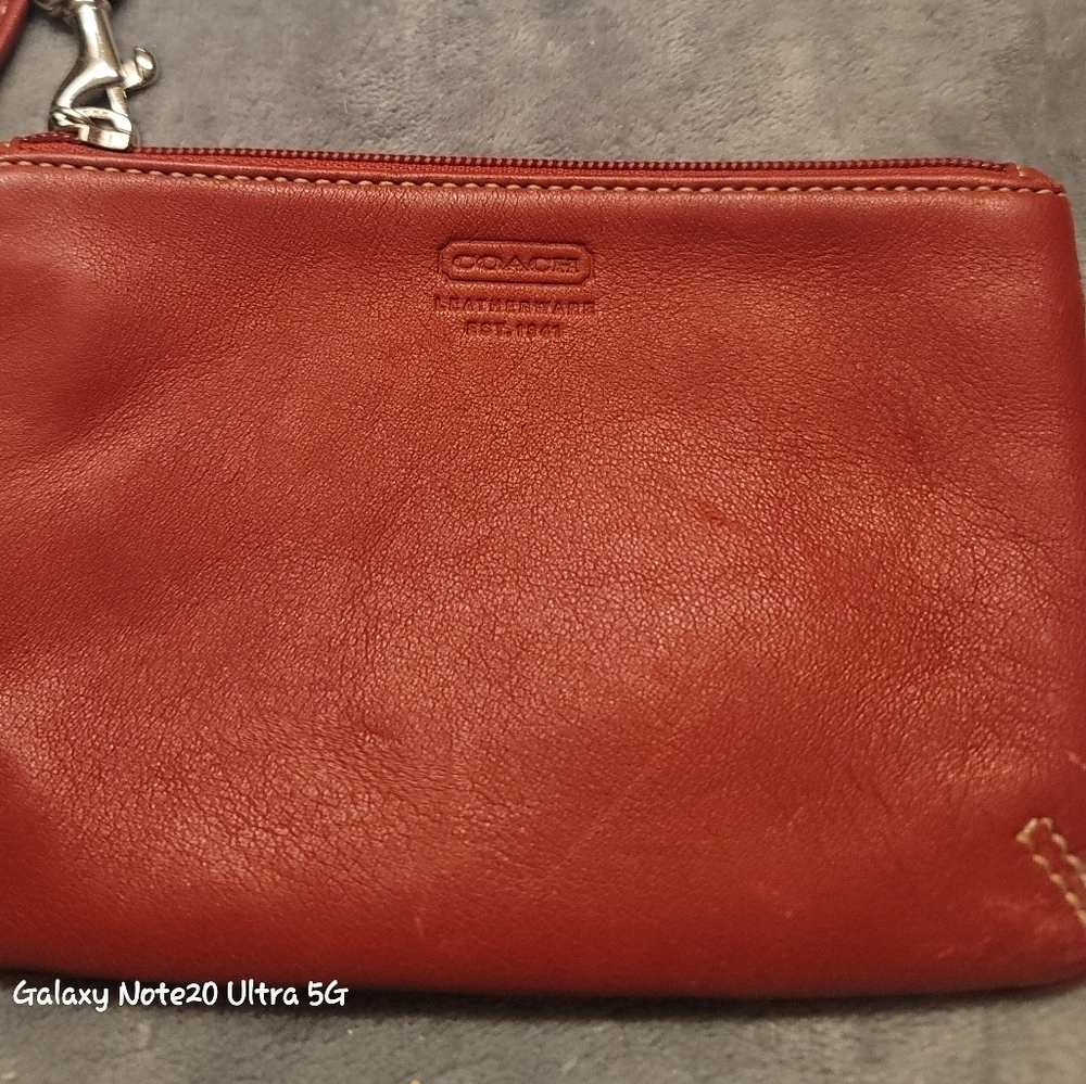 0603. EUC ~ Vintage Red ~ COACH Wristlet ~ Lining, Strap & Charm Tag are perfect - Picture 11 of 13